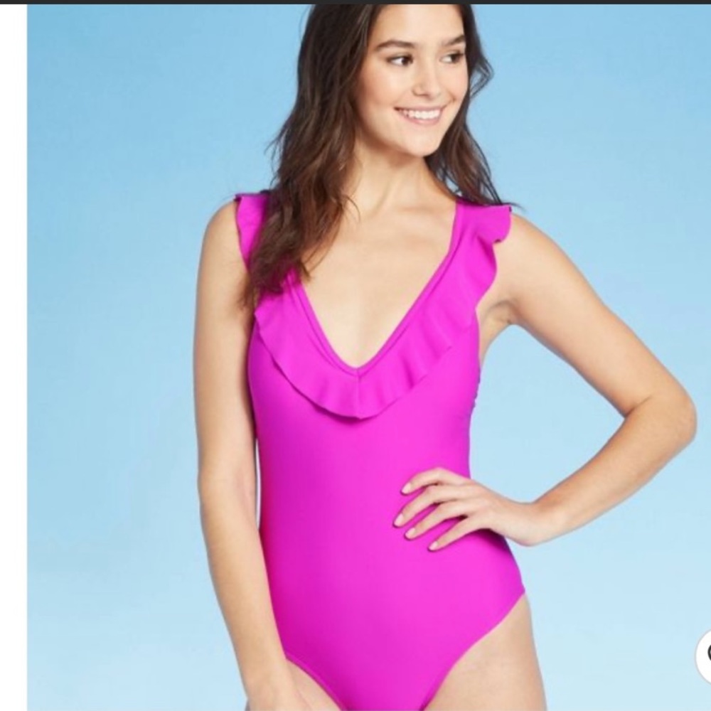 Target ruffle one piece swimsuit size small